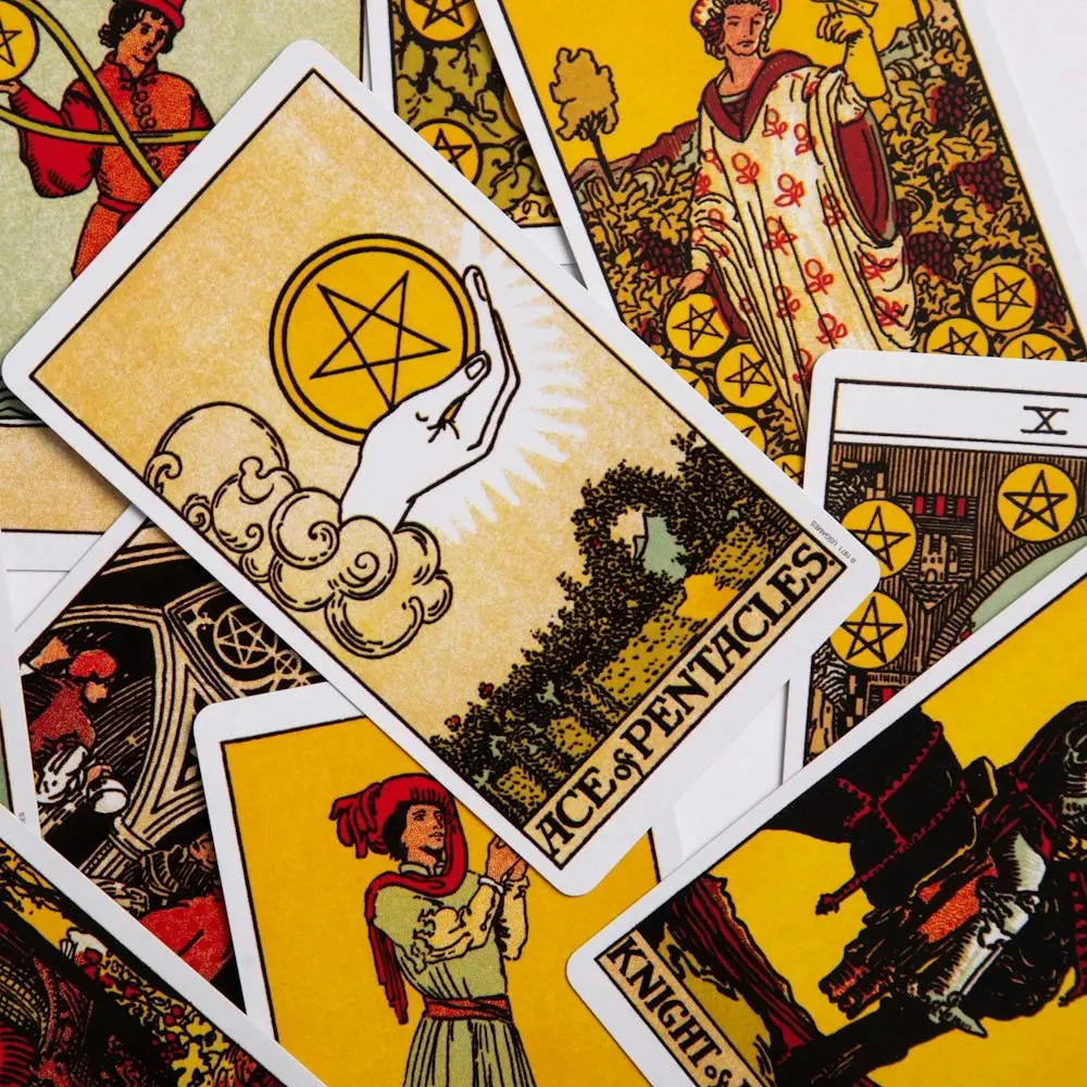 Warsaw Creative Club: Tarot Reading And Self Exploration Class With Eva