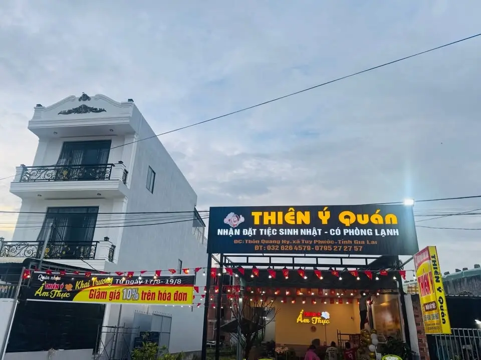 Tri ân khách hàng