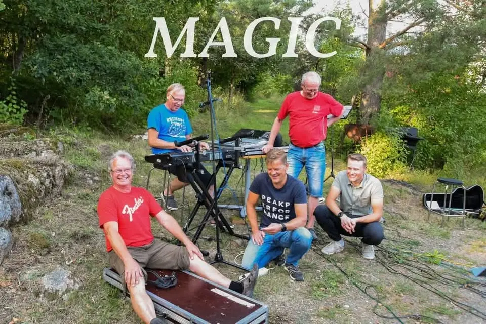 Forneldarna med superbandet MAGIC