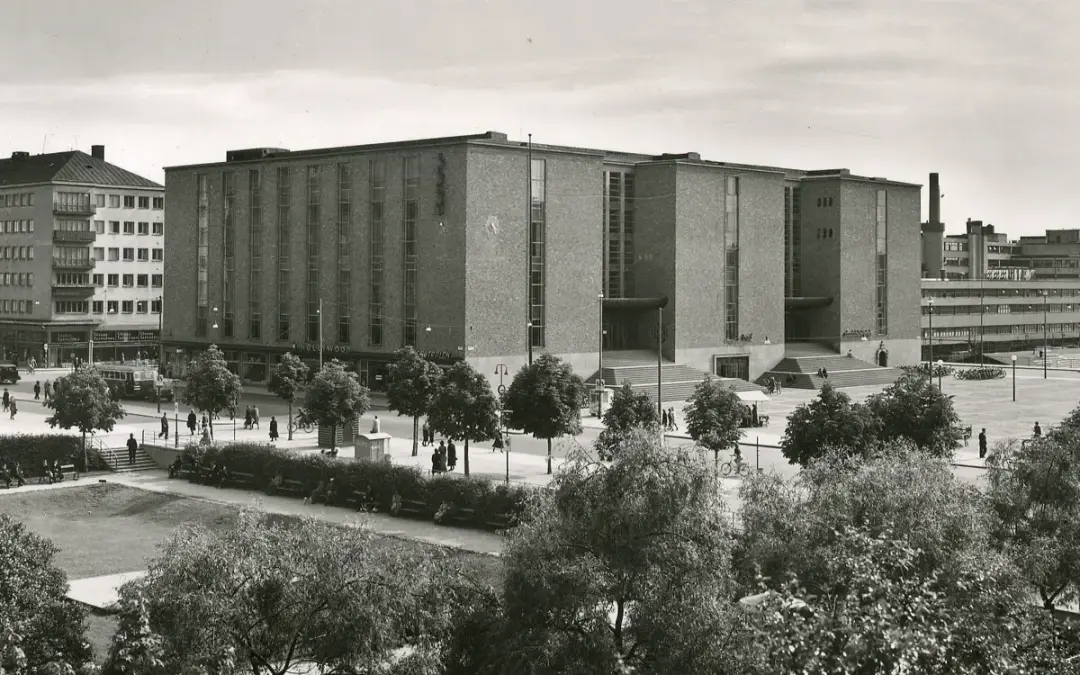 Stadsvandra med Stadsmuseet runt Medis