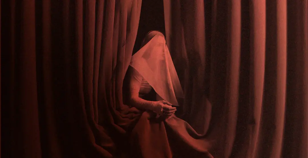 Enter Gut – performance art exhibit