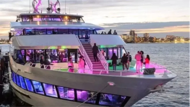 NYC Sunset Yacht Party Cruise (Drinks, DJ, Dancing)