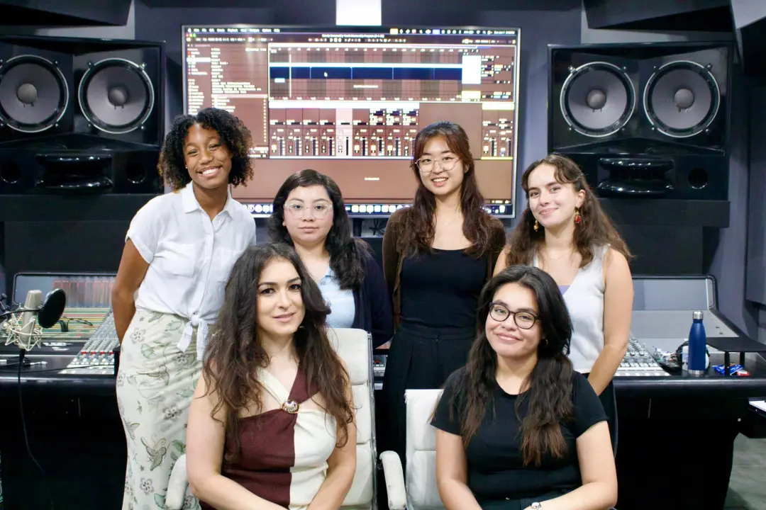 Rimas, Ritmos, y Reinas 👸🏽🖊️🎧