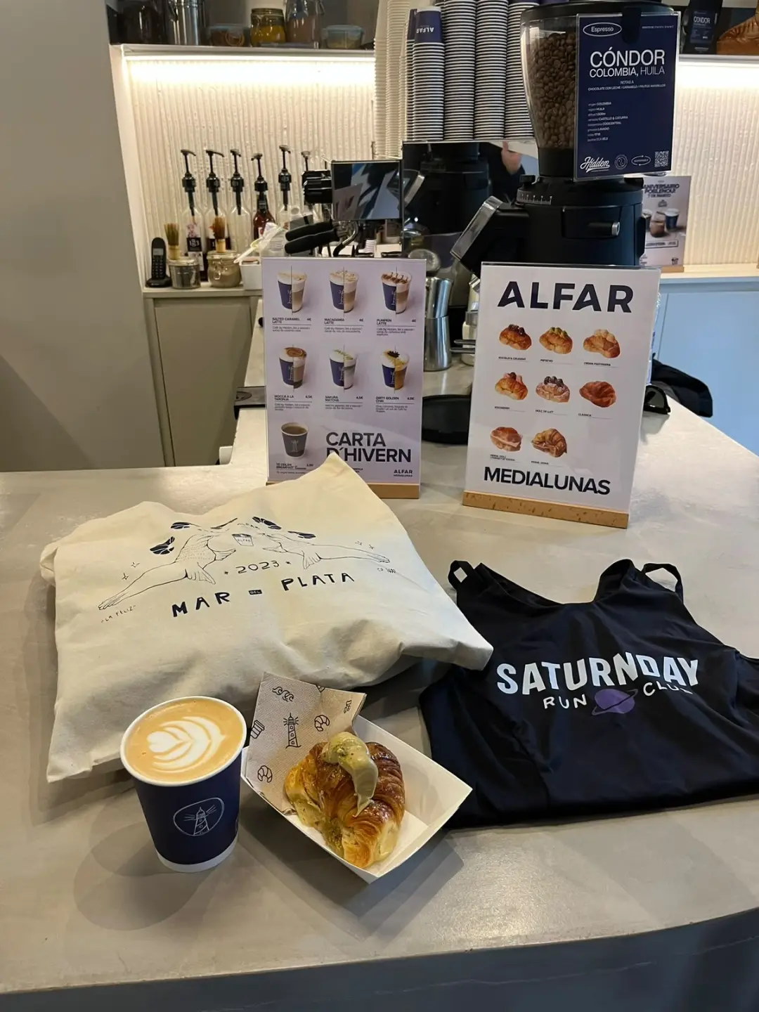 SATURNDAY W/ ALFAR MEDIALUNAS