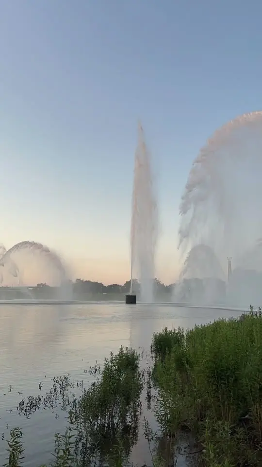 Fountain Paddles at Riverscape 