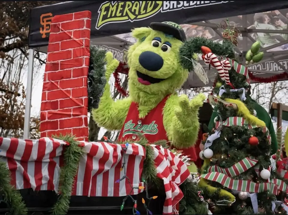 Christmas in July | Eugene Emeralds