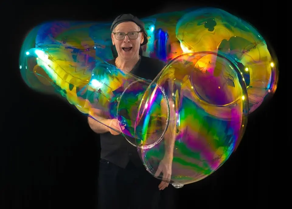 Amazing Bubble Man in Cumbernauld, 31 Jul, 11:30 & 14:00 