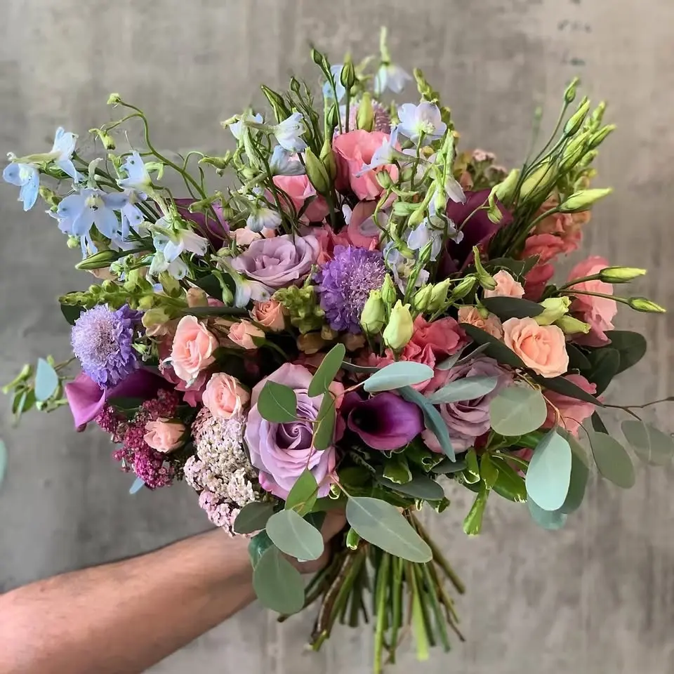 Introduction to Floral Design: Garden Glow Hand-Tied Arrangement
