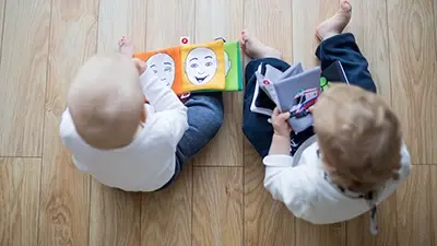 Babyhäng på biblioteket i Ljungbyholm