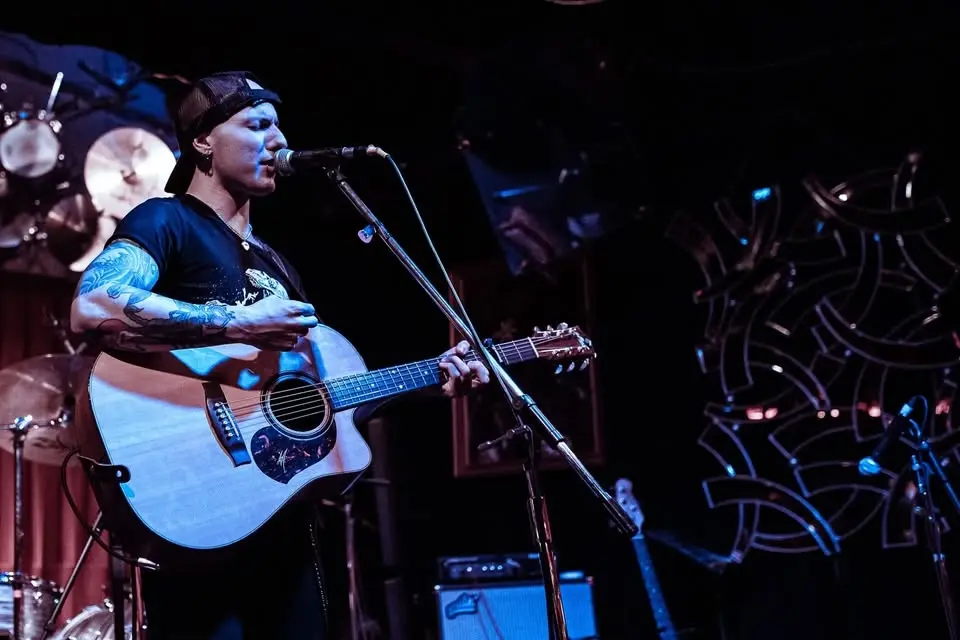 Singer/Songwriter Night mit Blake Cateris