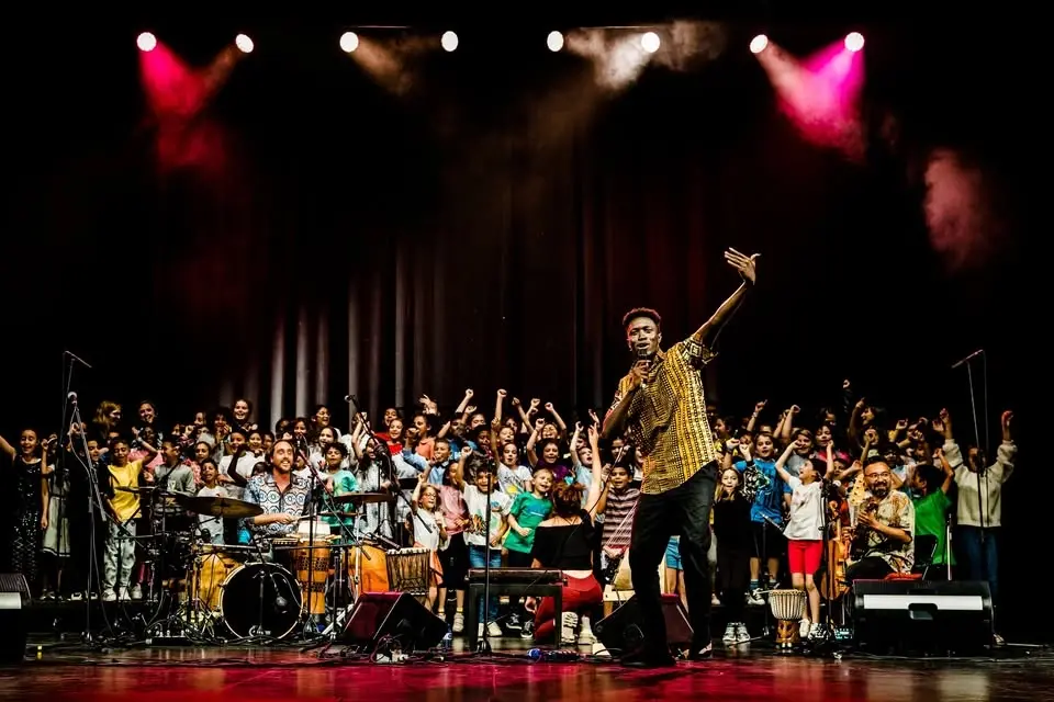 Taller canto escolar con Momi Maiga - Gratuito