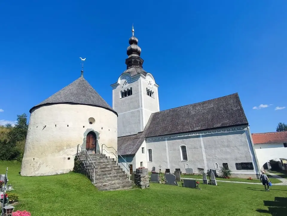 Kelten, Kult und Kirchen – Historische Rätsel um St. Marein und Neumarkt 