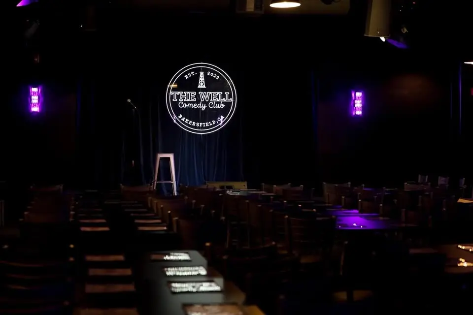 Comedian DL Hughley LIVE - May 8, 9 @ The Well Comedy Club, Bakersfield!