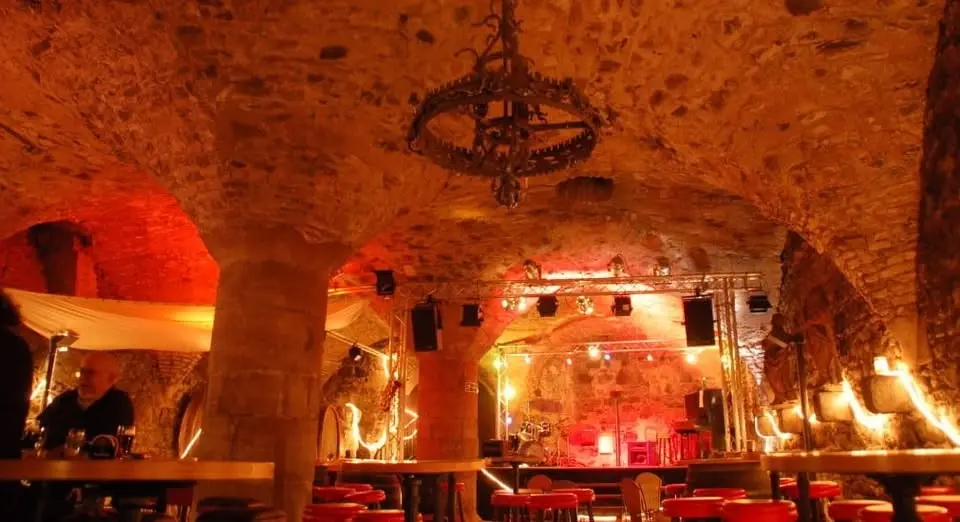 Devilz im Schlosskeller Höchst