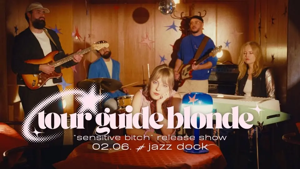 Tour Guide Blonde
