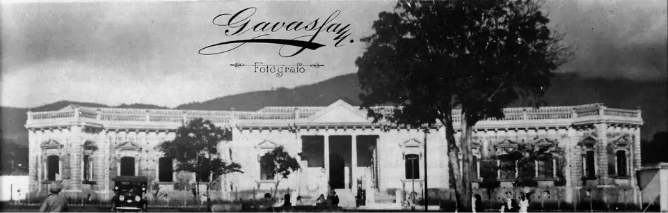 Club del Comercio - La Ciudad y su Memoria a través de la Fotografía.