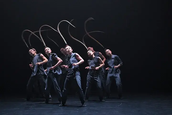 Hung Dance presents BIRDY
