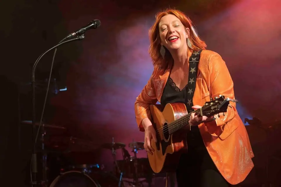 Evelyne Gallet, de la chanson positive