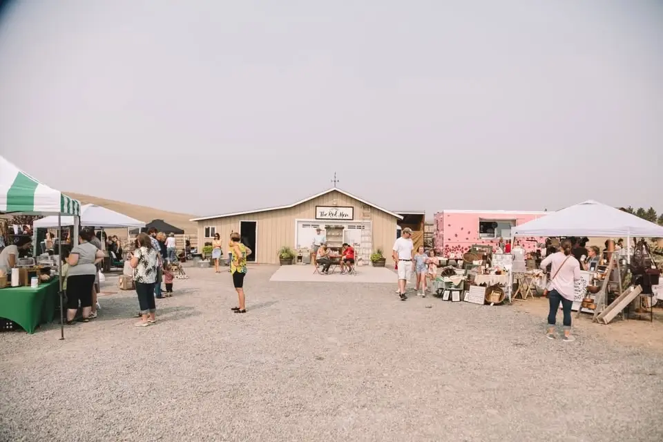 The Red Hen Market