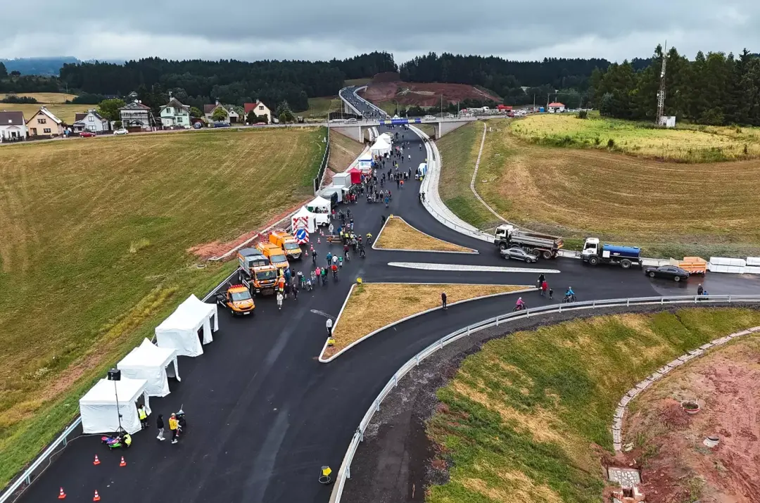 Den otevřené dálnice D35 Vysoké Mýto – Ostrov