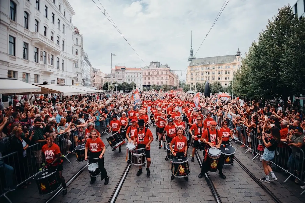 Karnevalový průvod - tribuny⎜Brasil Fest Brno 2026