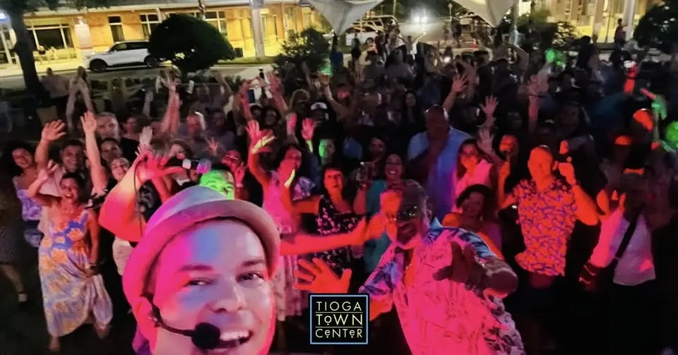 Tu Fiesta Radio Presents Elio Piedra at Tioga Town Center