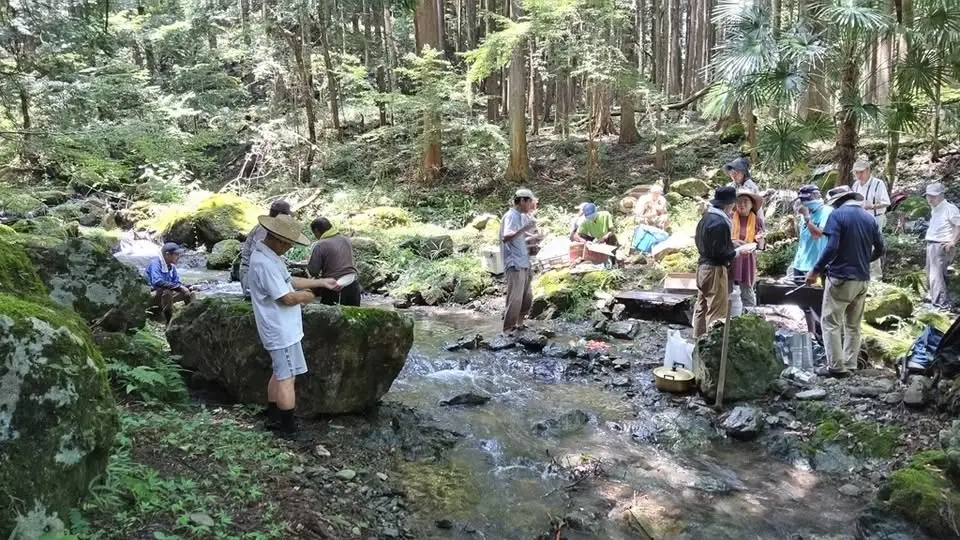 谷川の清掃と源流を探索・バーベキュー