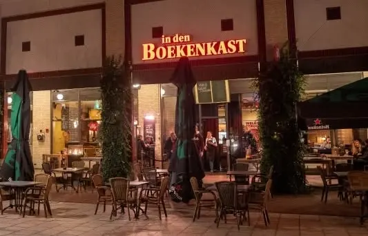 Shaky bij jubileum In den Boekenkast