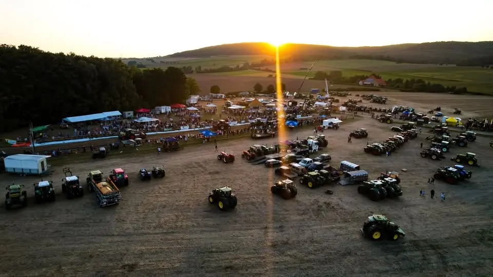 Tractorpulling und Oldtimerausstellung Wethen