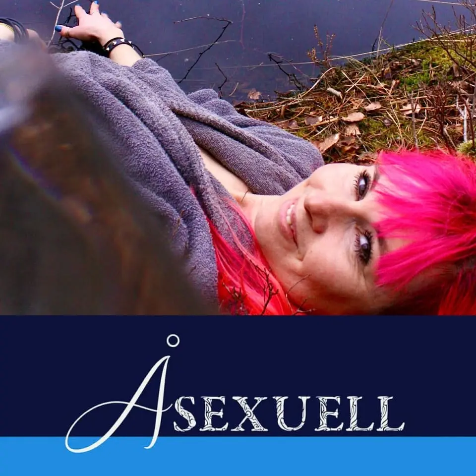 Åsexuell i Gbg, boksläpp + performance Badkaret Scenkonst & öppen scen
