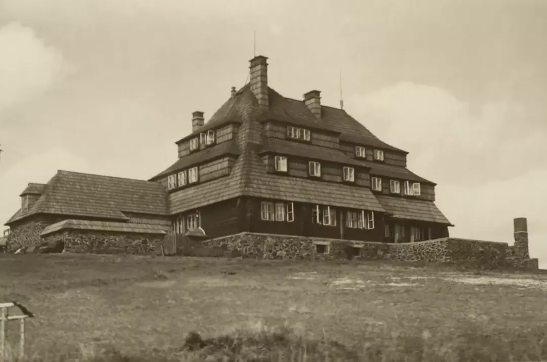 Chaty a útulny Klubu československých turistů (1918–1938)