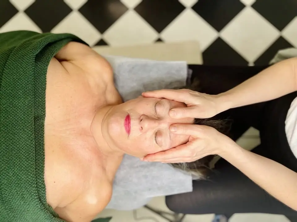 Utbilda dig i Tibetansk ansiktsmassage!
