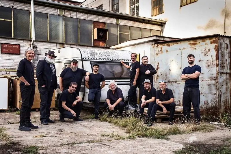 Ukulele Orchestra jako Brno
