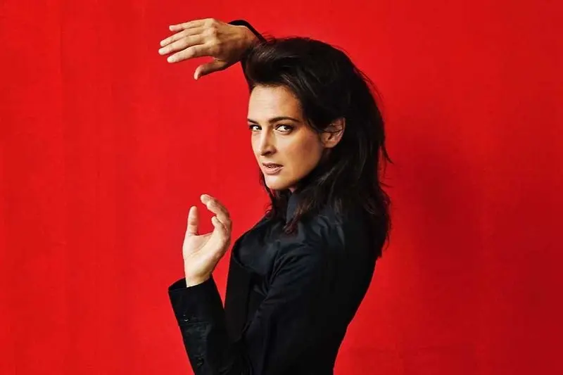 Jana Kirschner + Para