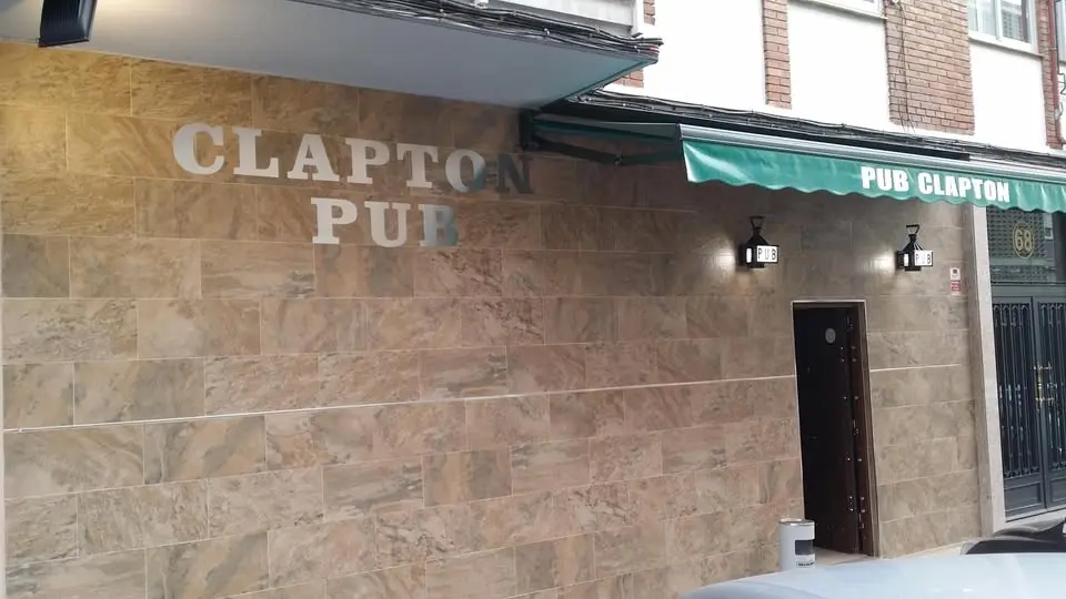 Pub Clapton con la selección Española