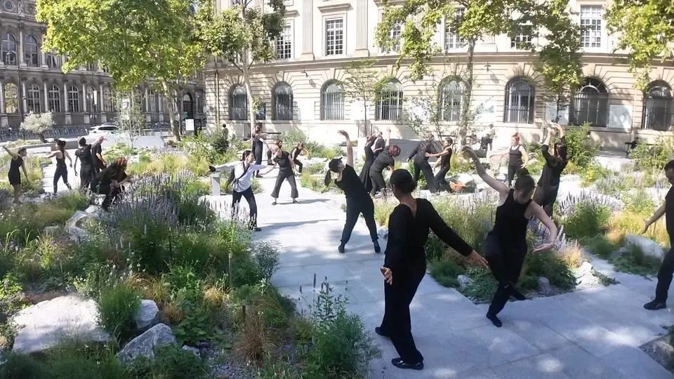 Stage d’été de butô à Paris avec Juju Alishina