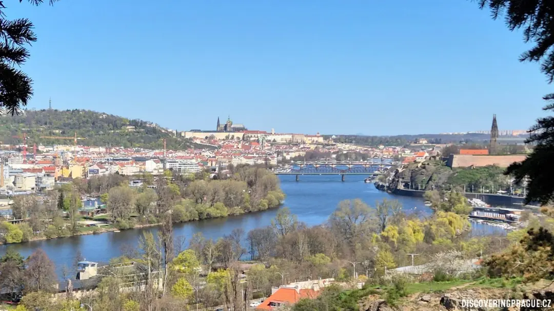 The Dvorecký Bridge Walk