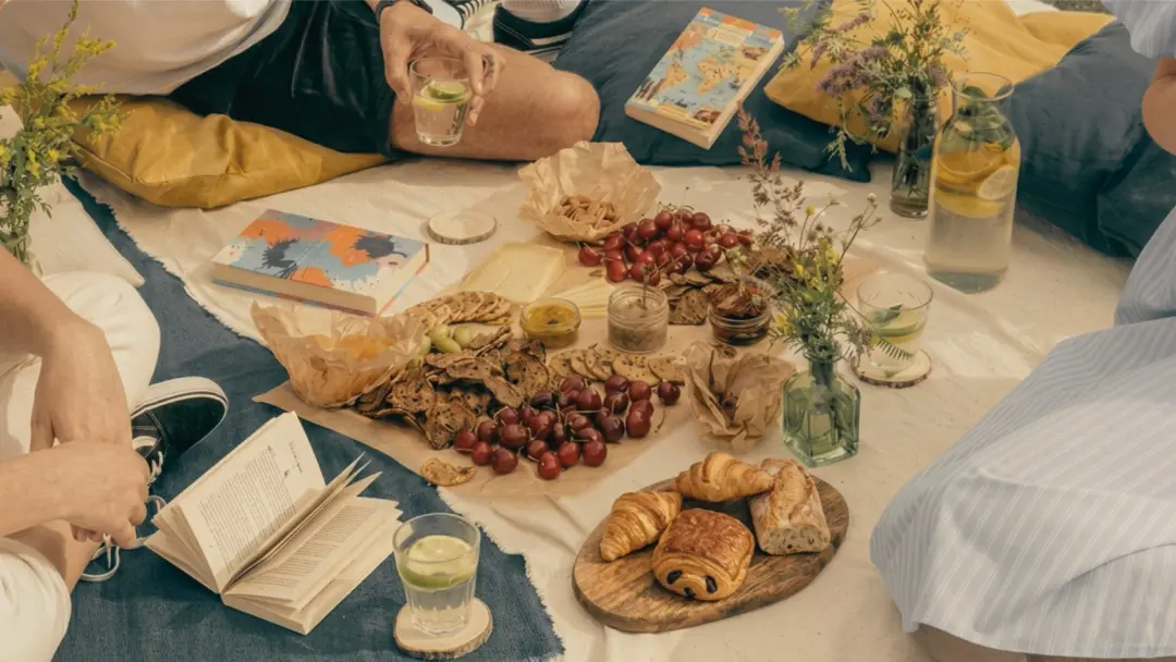 Silent Reading Picnic - Books, Breakfast, Meditation & Cosy Chats
