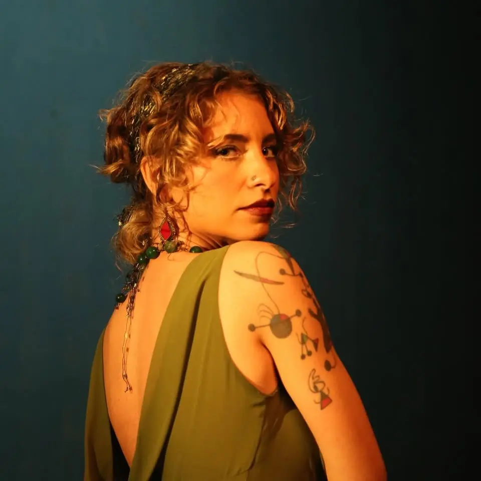JÚLIA VARGAS