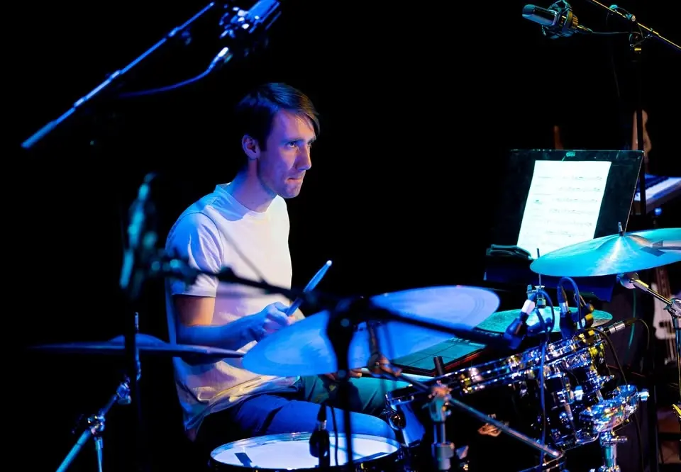  Musiklärarna spelar improvisationsmusik