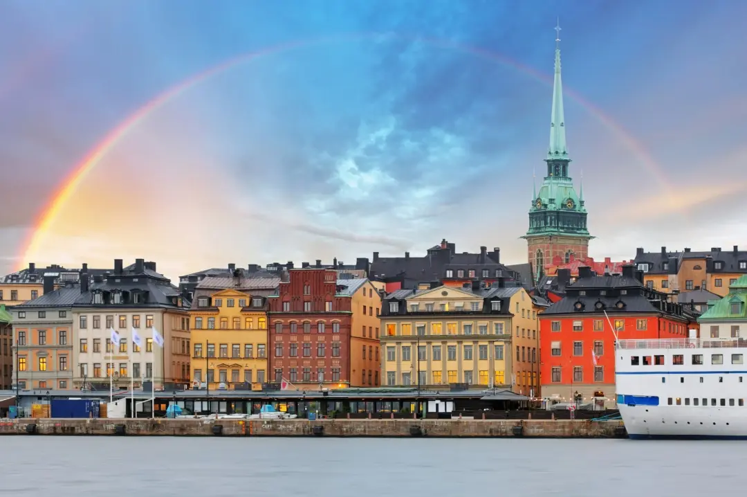  Queera spår i city