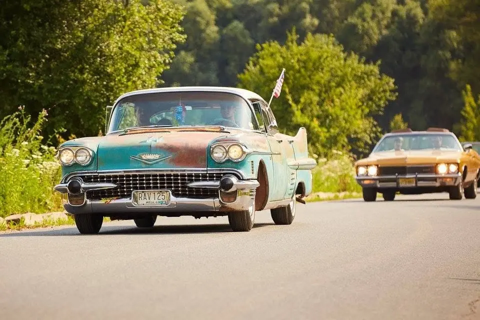 Howling - American Cars and Bikes 2026
