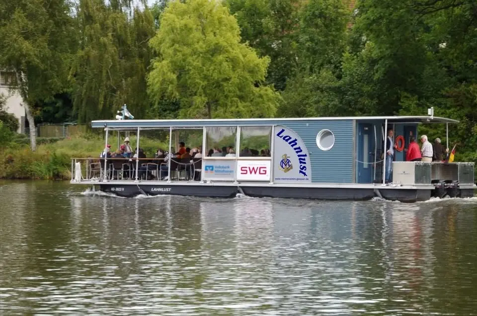 "vomFASS meets Lahnlust - die schwimmende Weinprobe"