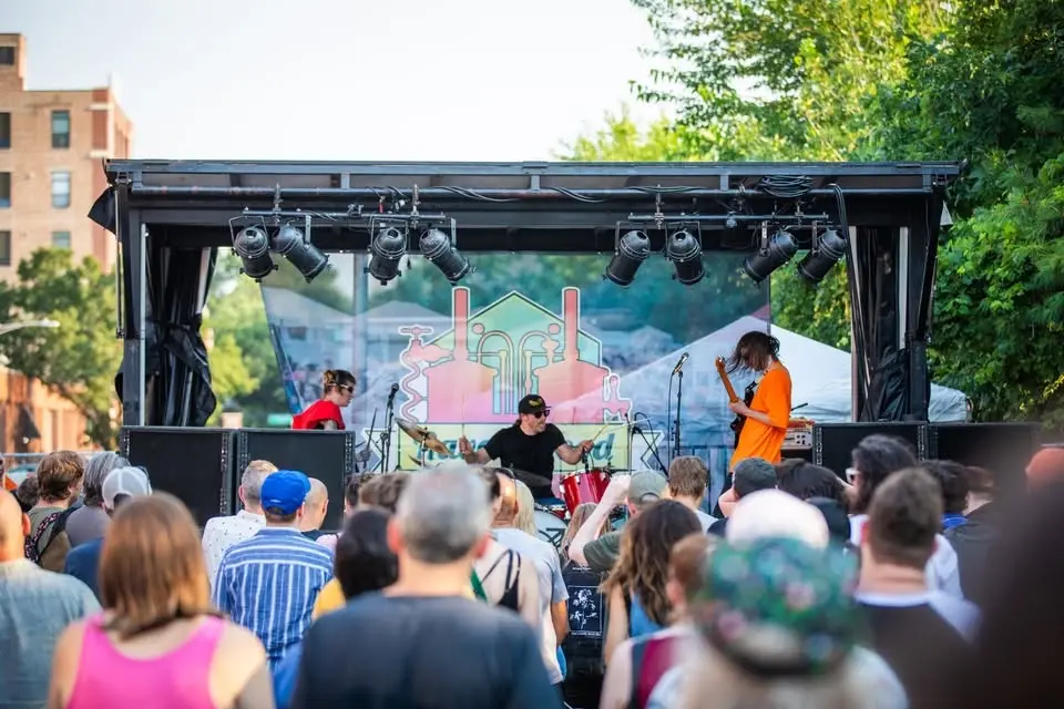 Ravenswood On Tap Craft Beer & Music Fest
