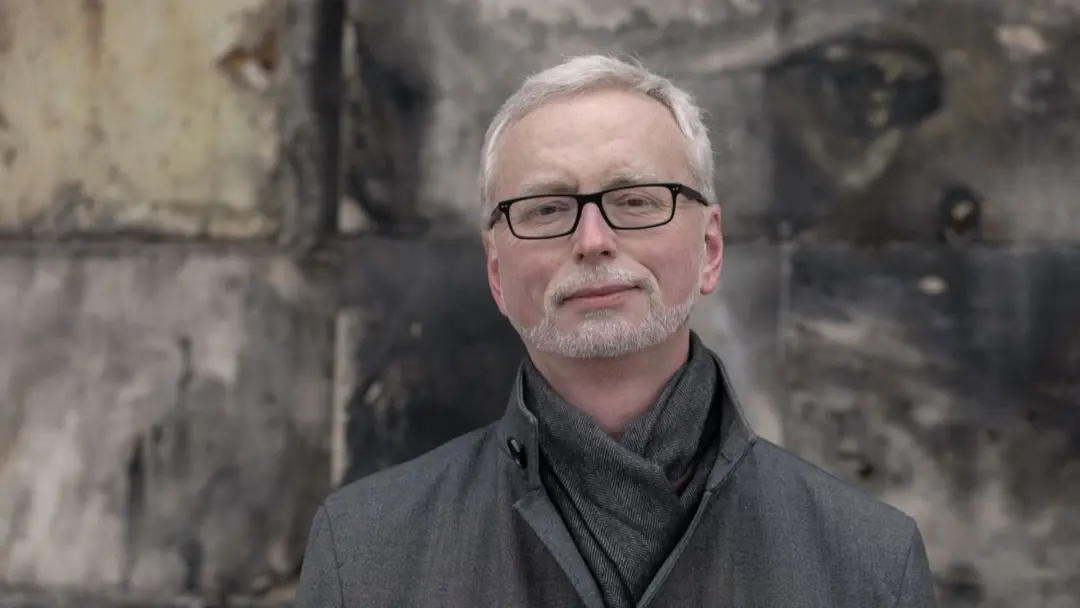 DICK HARRISON: DIKTATORER OCH BILDNINGENS KRAFT