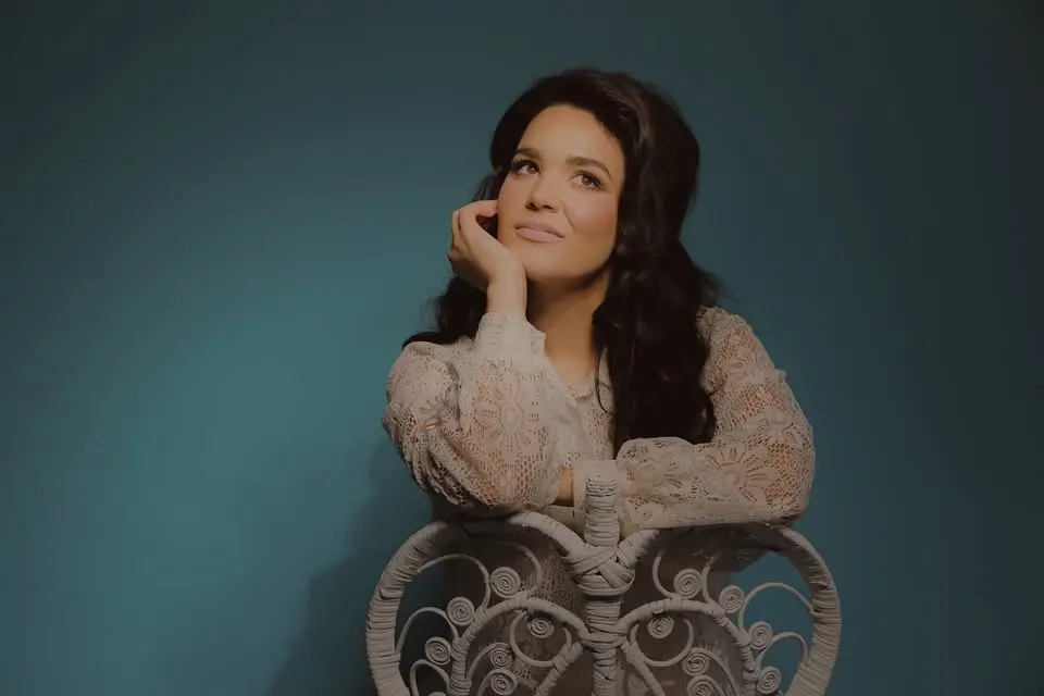 Emily Nenni (US) | Up Close Concerts & Mojo