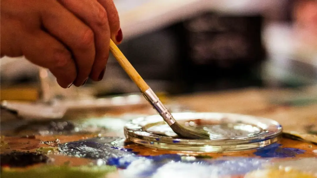 DATE & PAINT
