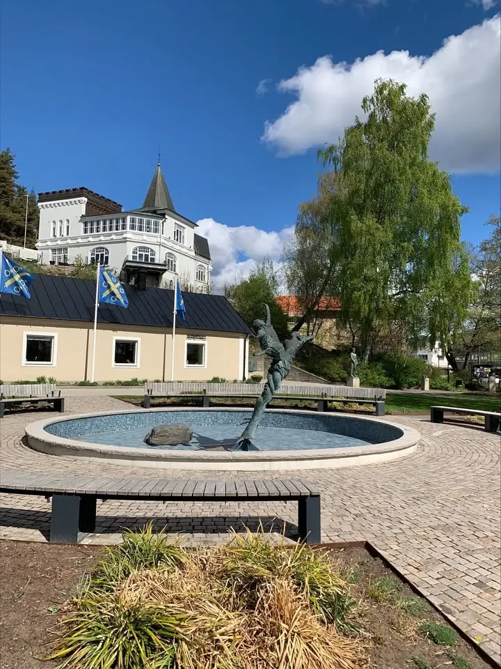 Återinvigning av skulpturen " Glädje" av Richard Brixel