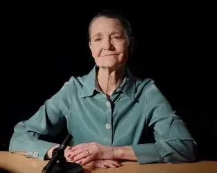 Ett hjärta i dagens läge med Ann Petrén. Pjäs av John Ajvide Lind