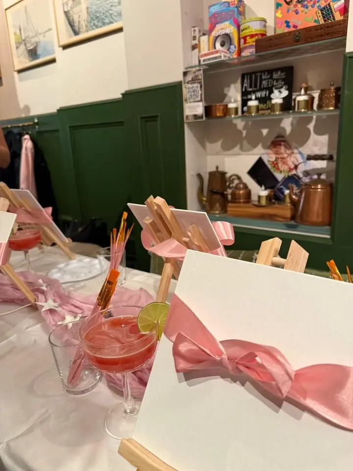 Midsummer Sip & Paint Girls Night đâš